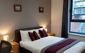 City Apartment In Great Location With A Balcony & Parking Possible - West One