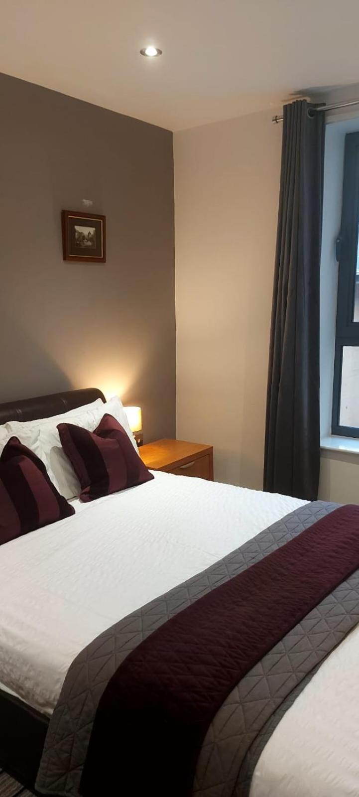 City Apartment In Great Location With A Balcony & Parking Possible - West One Sheffield Exterior photo