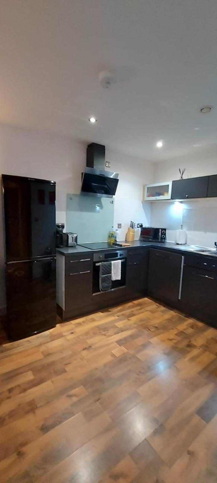 City Apartment In Great Location With A Balcony & Parking Possible - West One Sheffield Exterior photo